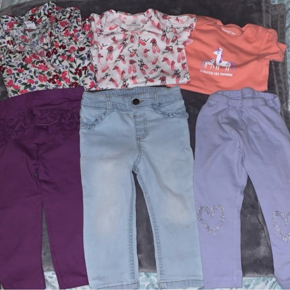 Lot of toddler girls clothes
